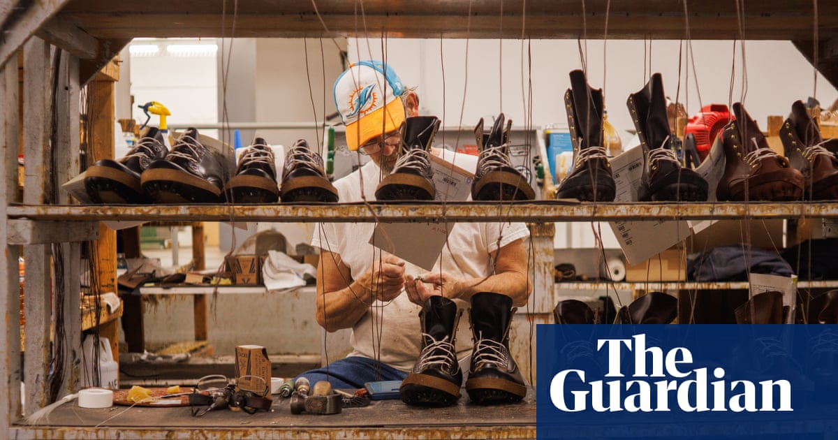 These boots are the safest for US wildland firefighters. Fewer and fewer can afford them | Firefighters