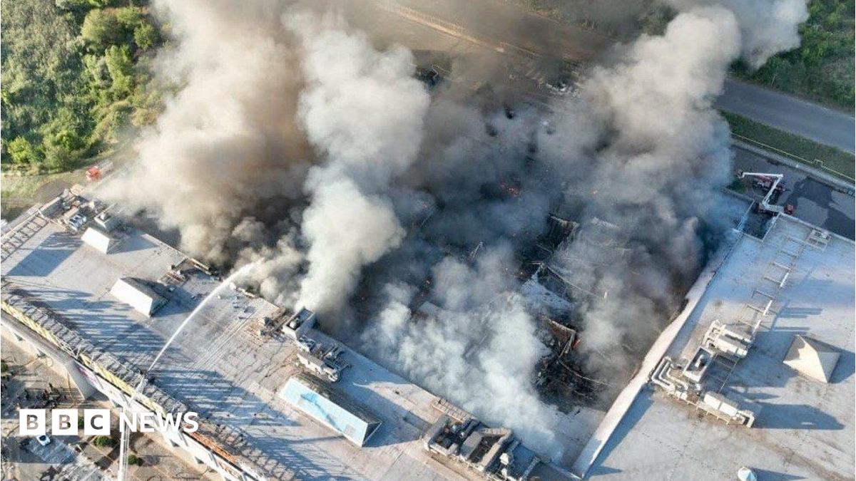 Russian double-tap drone strike kills 15 in Ukrainian mall, officials say