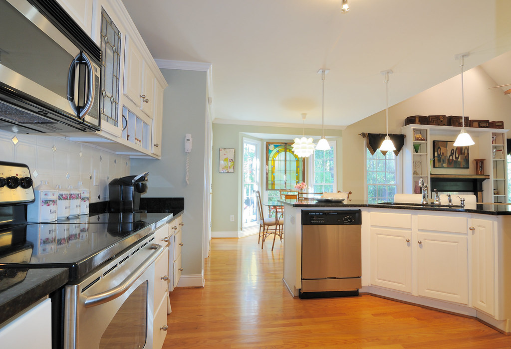 How to Actually Buy a Major Appliance in 2026 Without Getting Ripped Off: The Retail Markup, the Extended Warranty Trap, and the Best Time to Buy