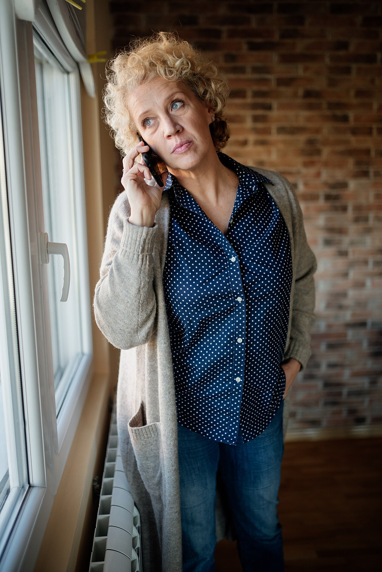How to Actually Spot an AI Voice Call in 2026: The Family Emergency Scam, the Tells You Won’t Notice, and the One Move That Stops the Payment