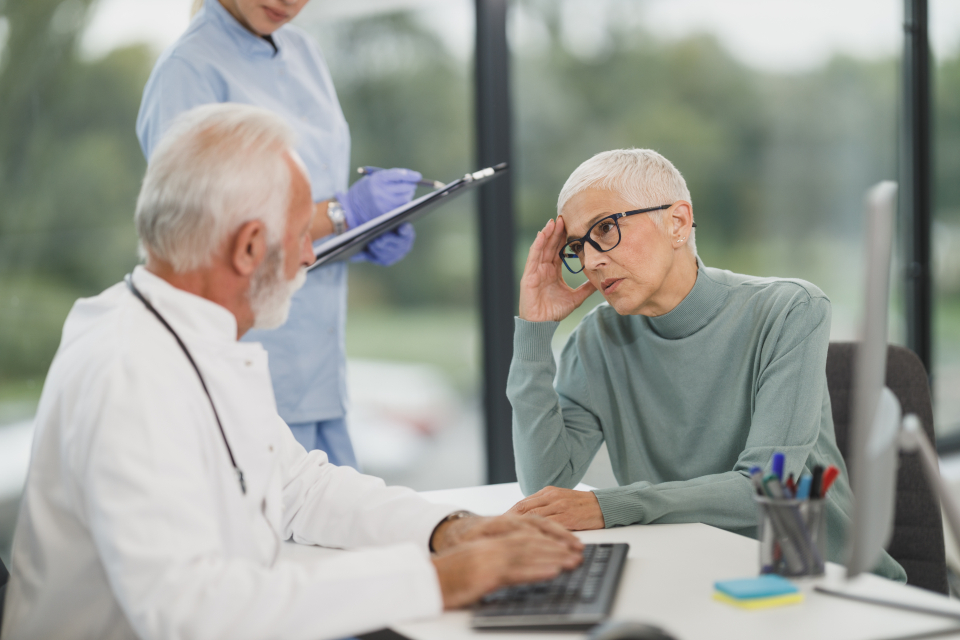How to Actually Pay for Elective Surgery in 2026 Without Getting Ripped Off: The 0% Financing Trap, the Cash Price Question, and the Questions Clinics Hope You Don’t Ask